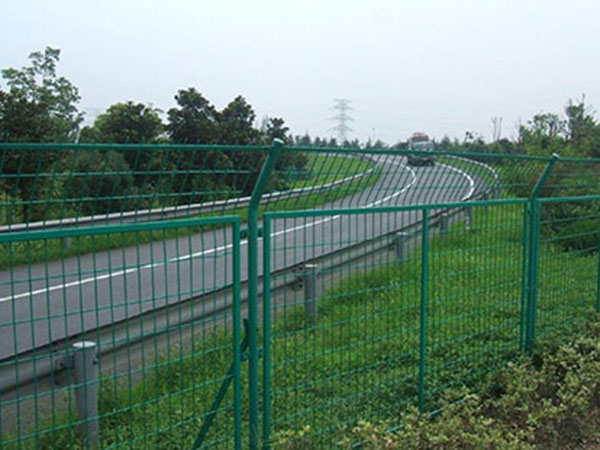 公路护栏网图片4