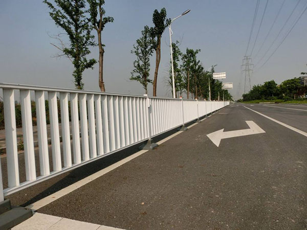 城市交通护栏图片2