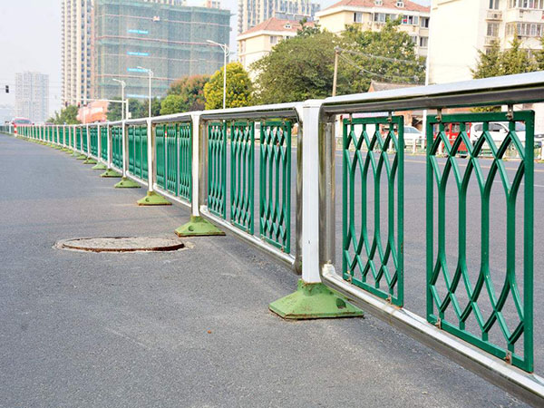 新型道路护栏